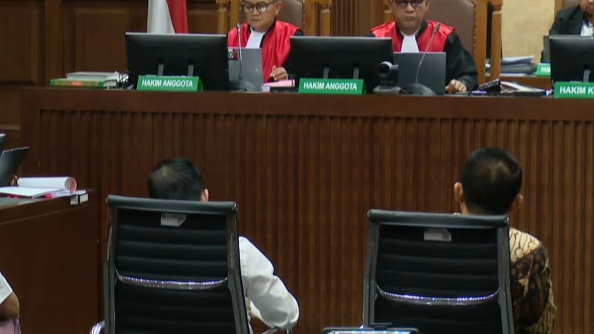 Febrie Didakwa Terima Rp55 M dari Tan Kian