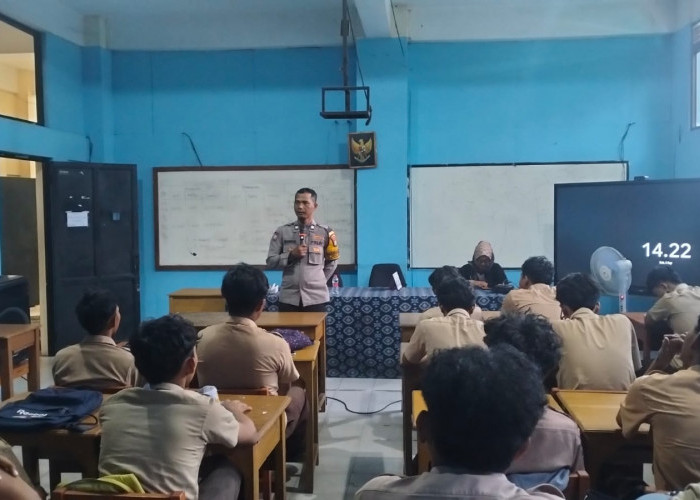 Polisi Masuk Sekolah, Pelajar SMK Yadika Didorong Bijak Bermedia Sosial