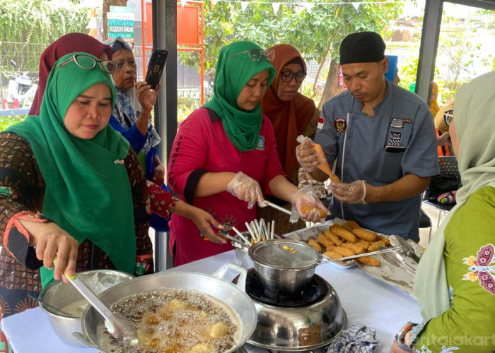 60 Warga Jaksel Belajar Jadi Wirausaha Makanan, Ada Chikuro dan Tahu Isi Daging
