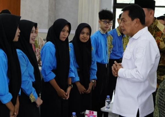 Bupati Maesyal Lepas 7 Siswa Berprestasi Kualiah ke Tiongkok, Mengejar Mimpi Lewat Pendidikan