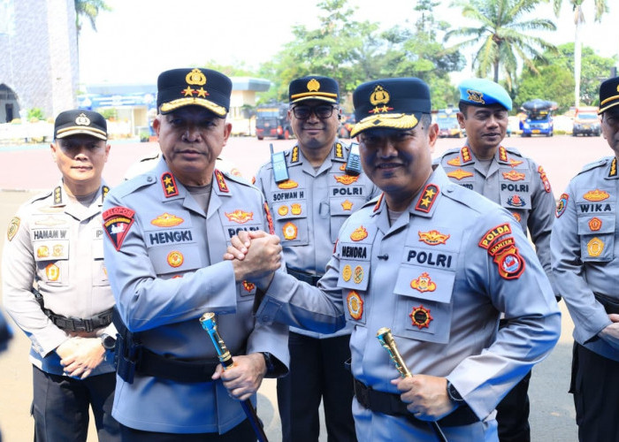 Serah Terima Jabtaan Kapolda Banten, Pataka Berpindah, Janji Pelayanan Dimulai
